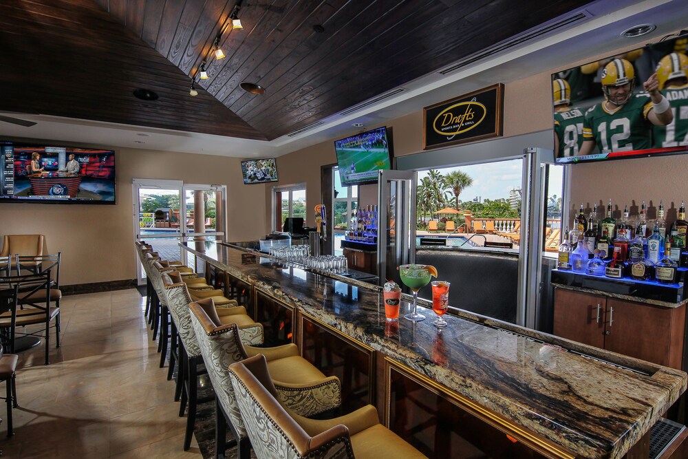 Hotel Bar