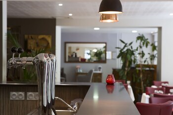 Hotel Bar