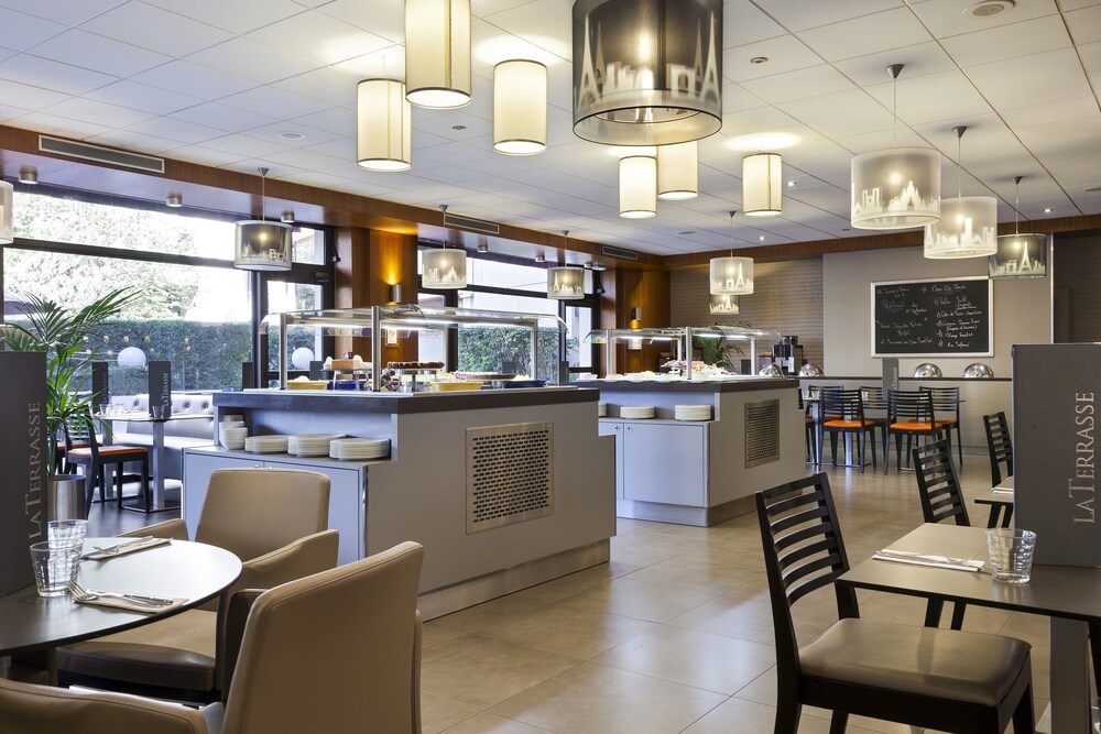 Food Court