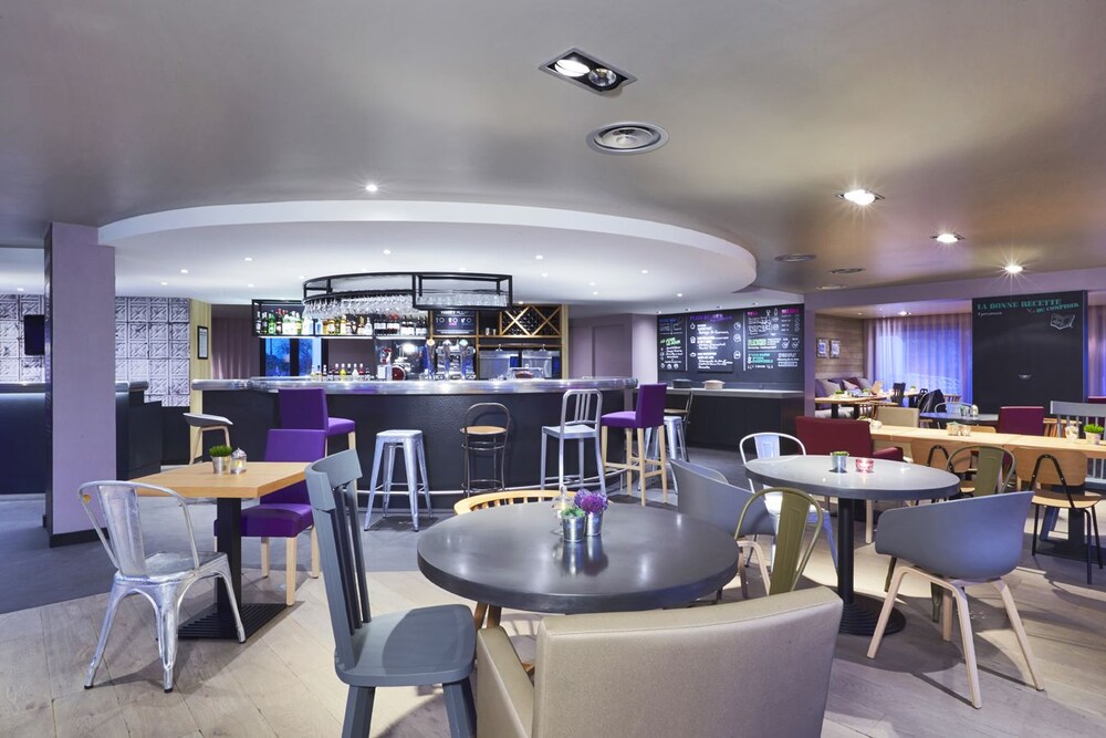 Hotel Bar