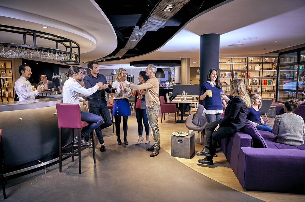 Hotel Bar