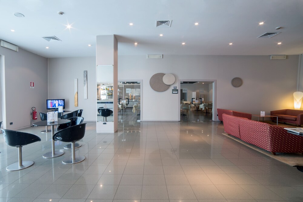 Hotel Lounge