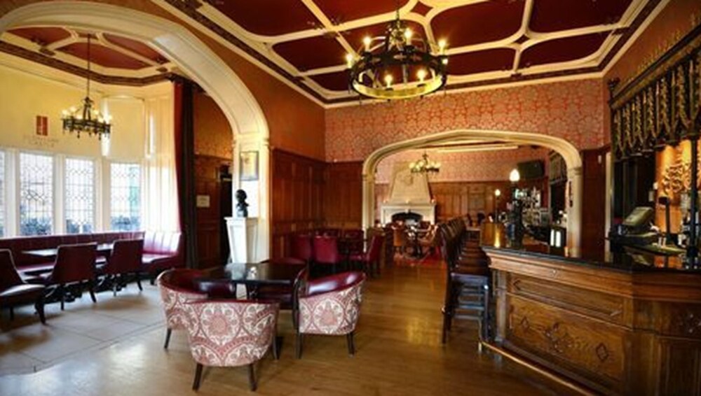 Hotel Bar