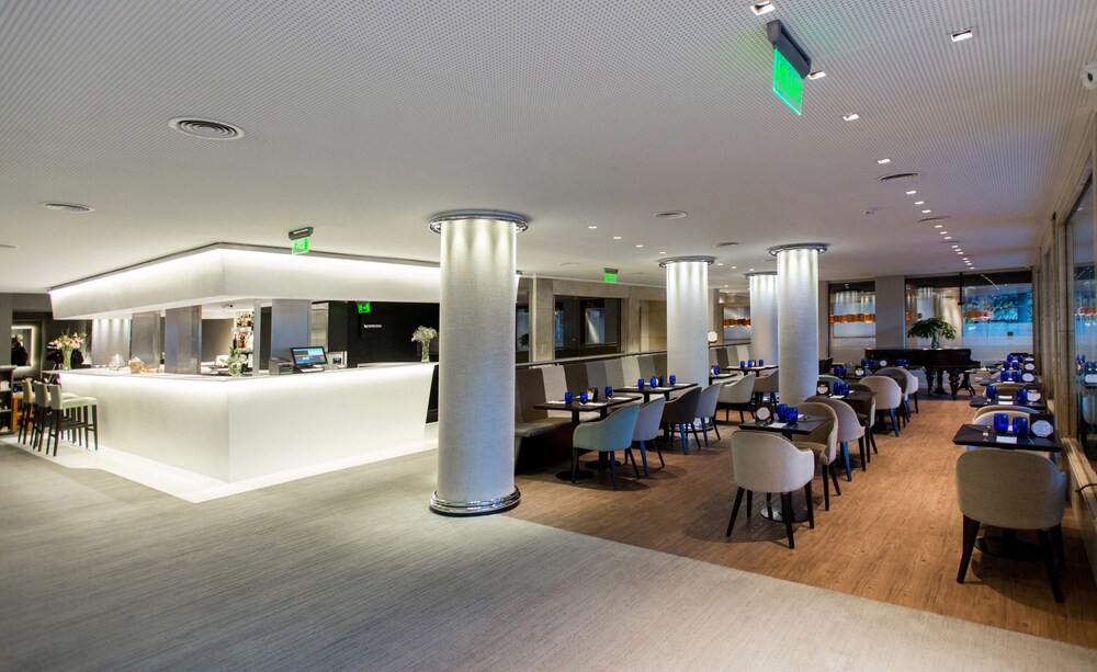 Hotel Bar