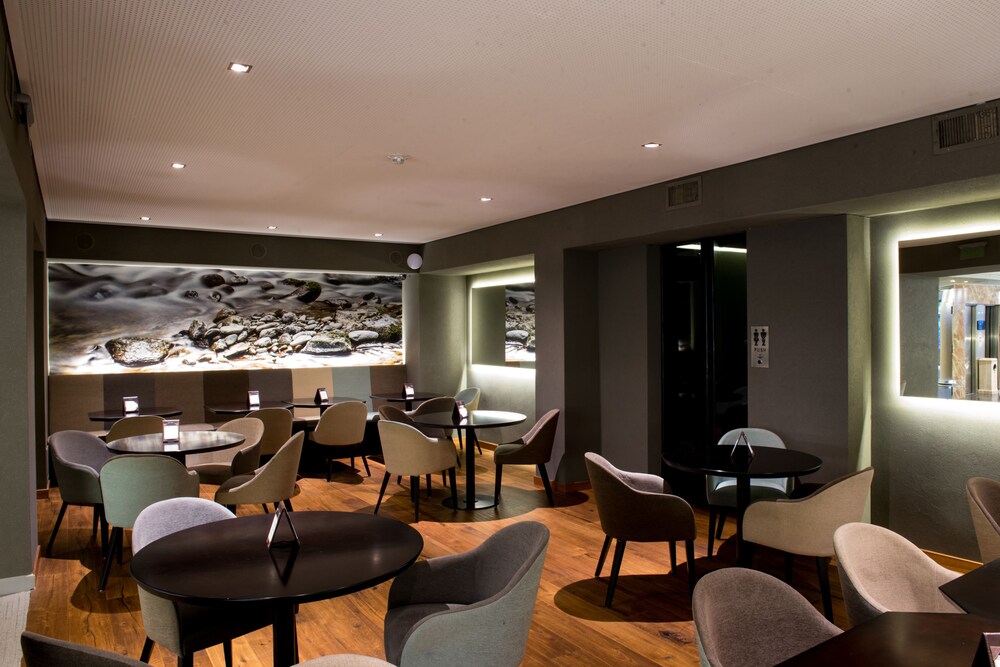 Hotel Lounge