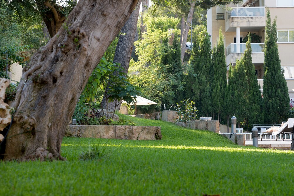 Jardines del establecimiento