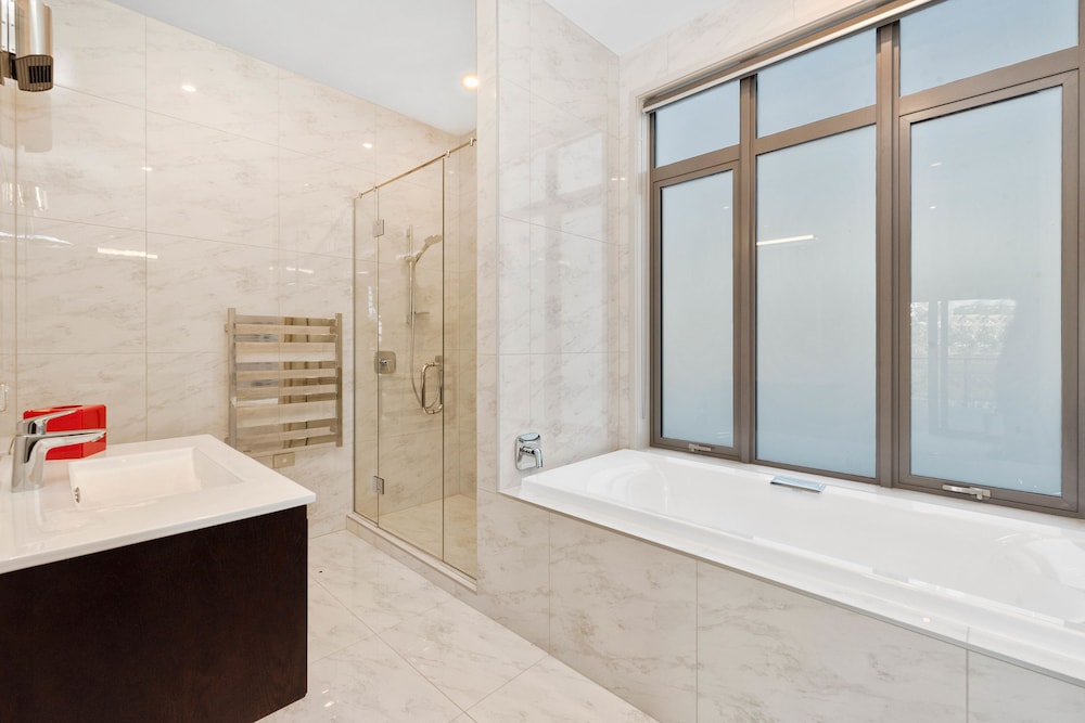 The Rees Residence - Bathroom