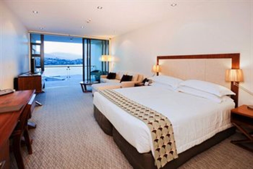 Apartment, 3 Bedrooms, Lake View - Guestroom