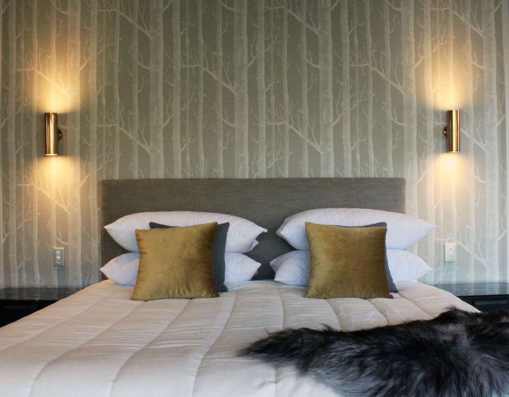 The Rees Residence - Guestroom