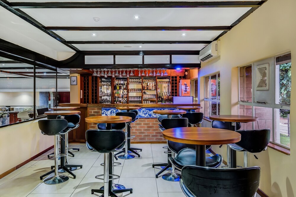 Hotel Bar