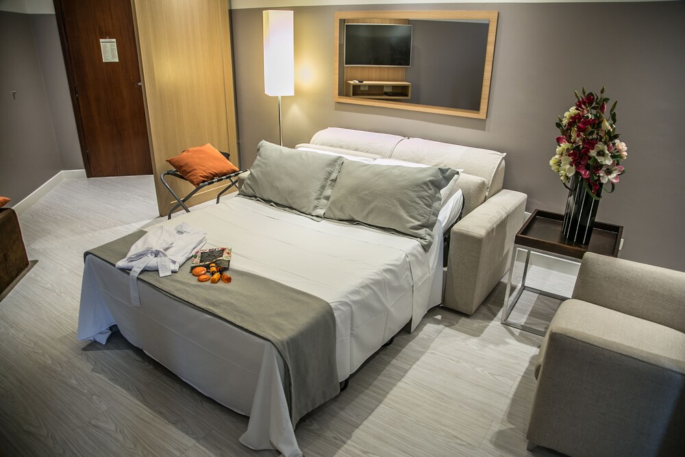 Standard Triple Room - Guestroom
