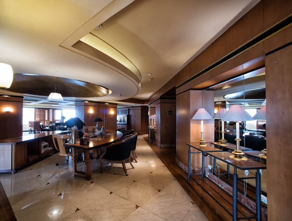 Executive Lounge