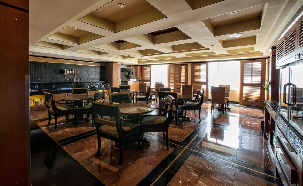 Executive Lounge