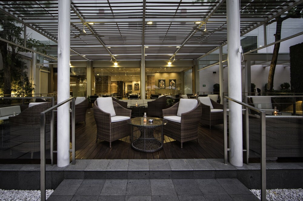 Hotel Bar