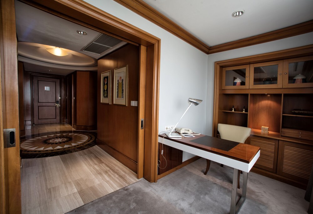 In-Room Business Center