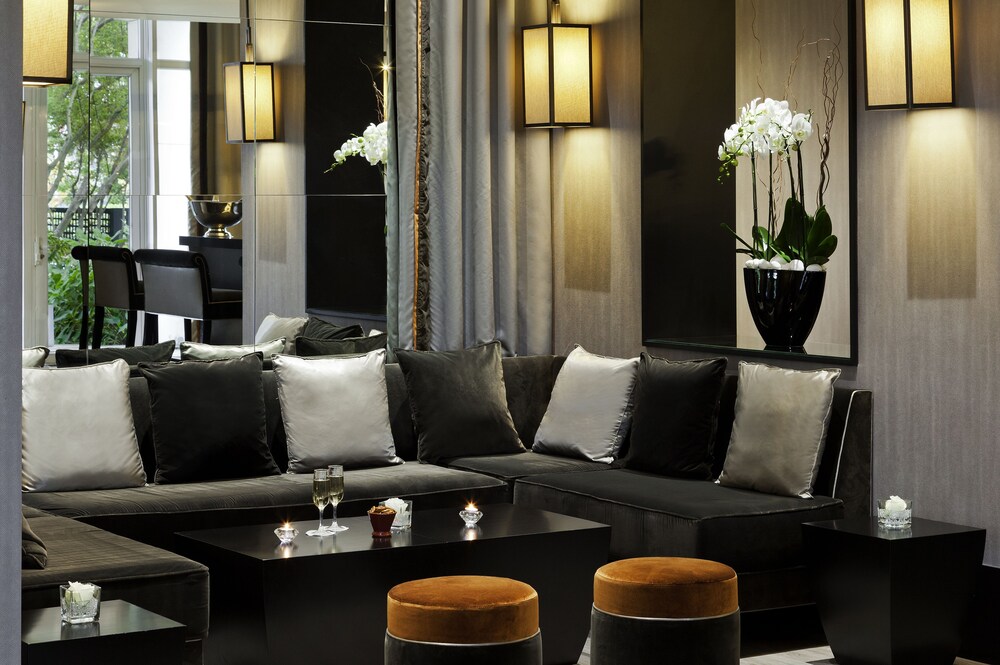 Hotel Lounge