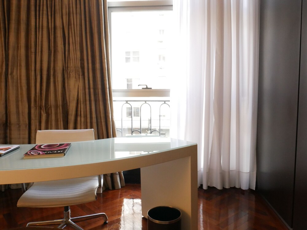 In-Room Business Center