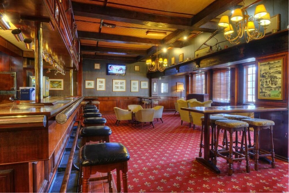 Hotel Bar