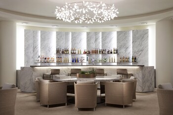 Poolside Bar