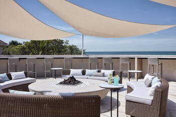 Poolside Bar