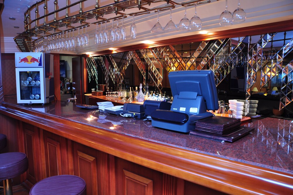 Hotel Bar