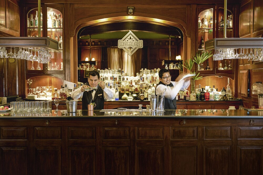 Hotel Bar