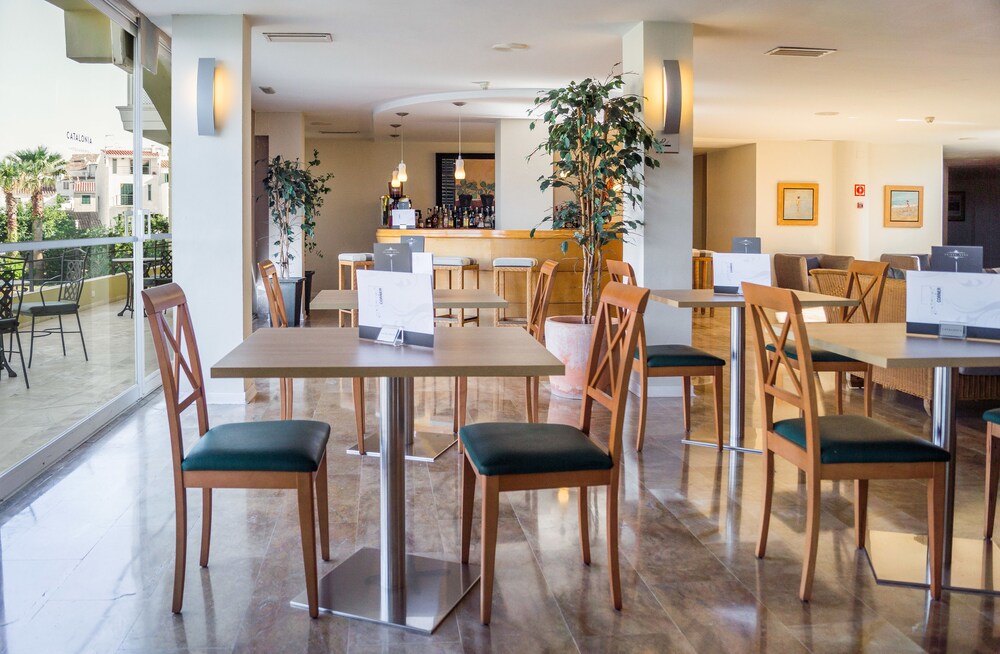 Hotel Bar
