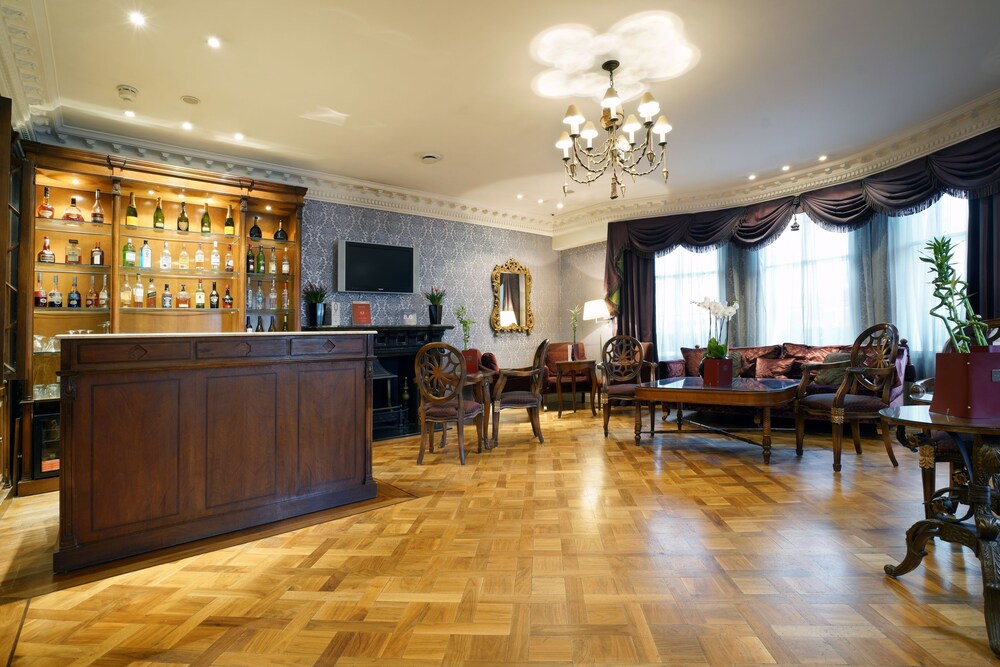 Hotel Bar