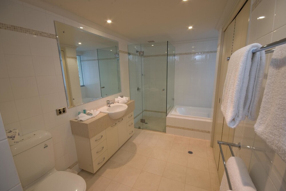 Apartment, 3 Bedrooms - Bathroom
