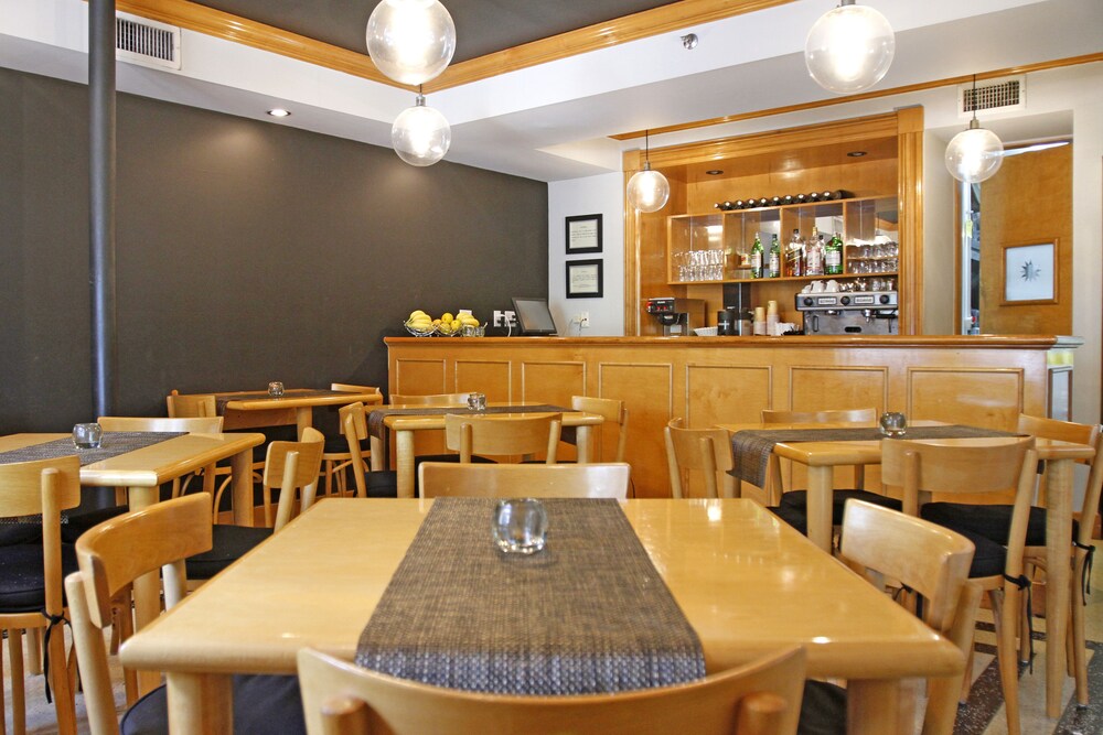 Hotel Bar