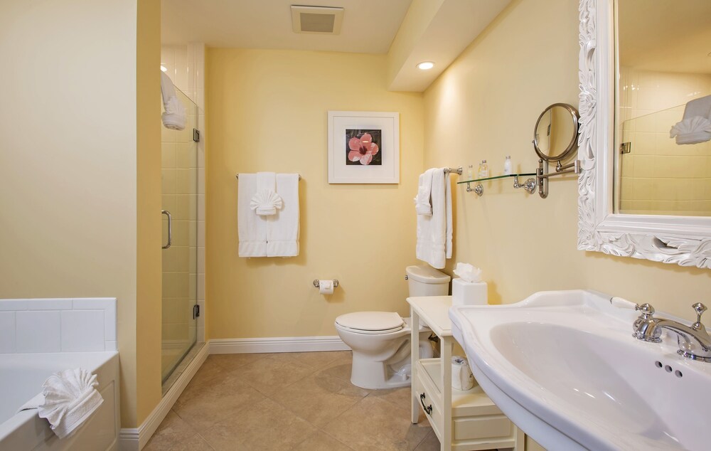 Bathroom, Tranquility Bay Beachfront Hotel and Resort