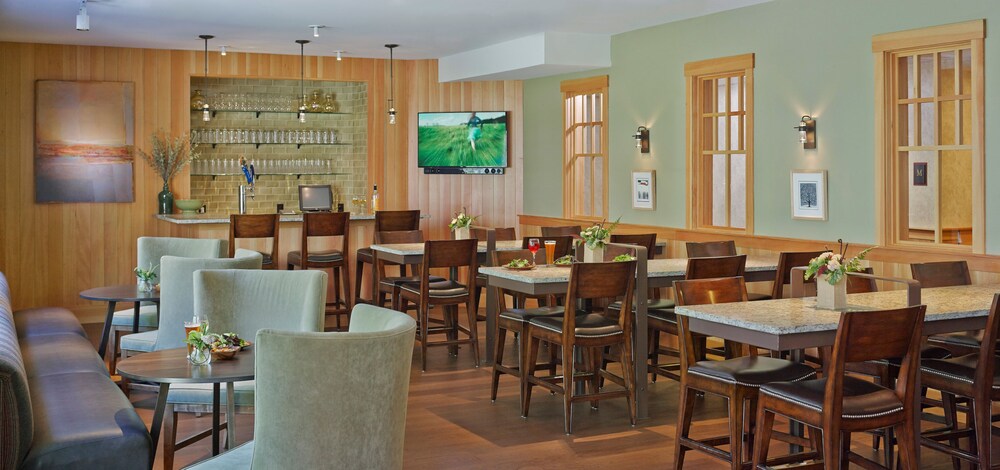 Hotel Lounge