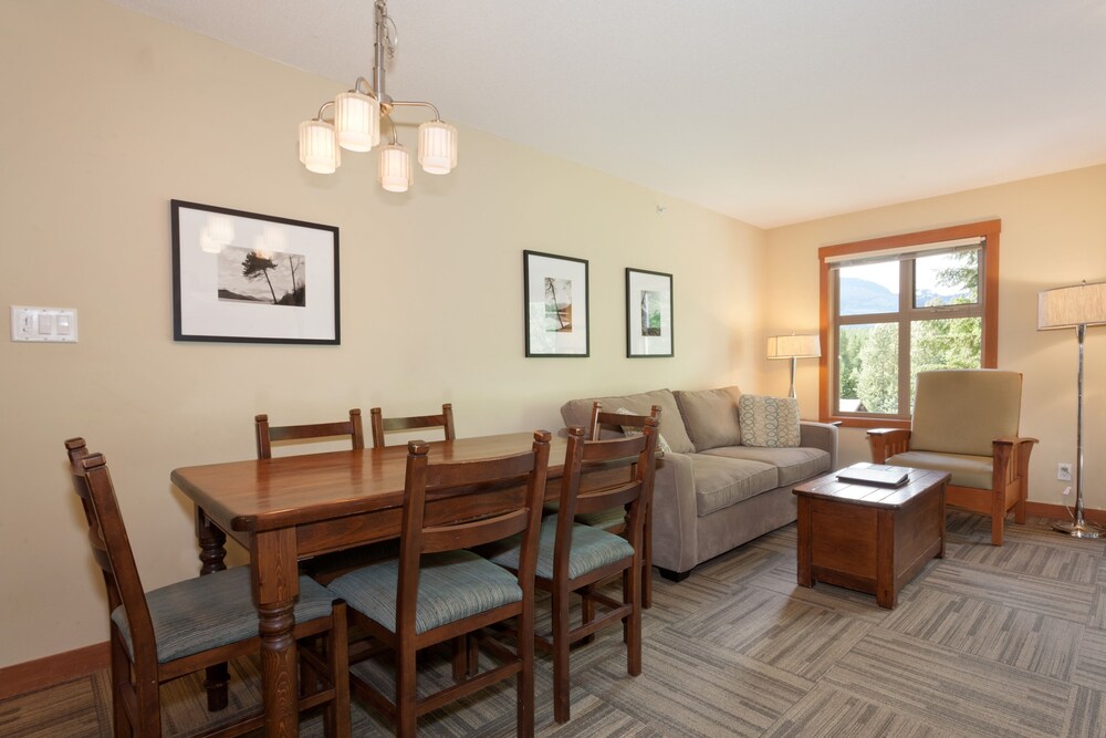 Standard Room, 2 Bedrooms - In-Room Dining