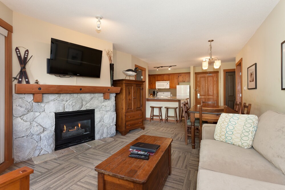 Standard Room, 2 Bedrooms - Living Area