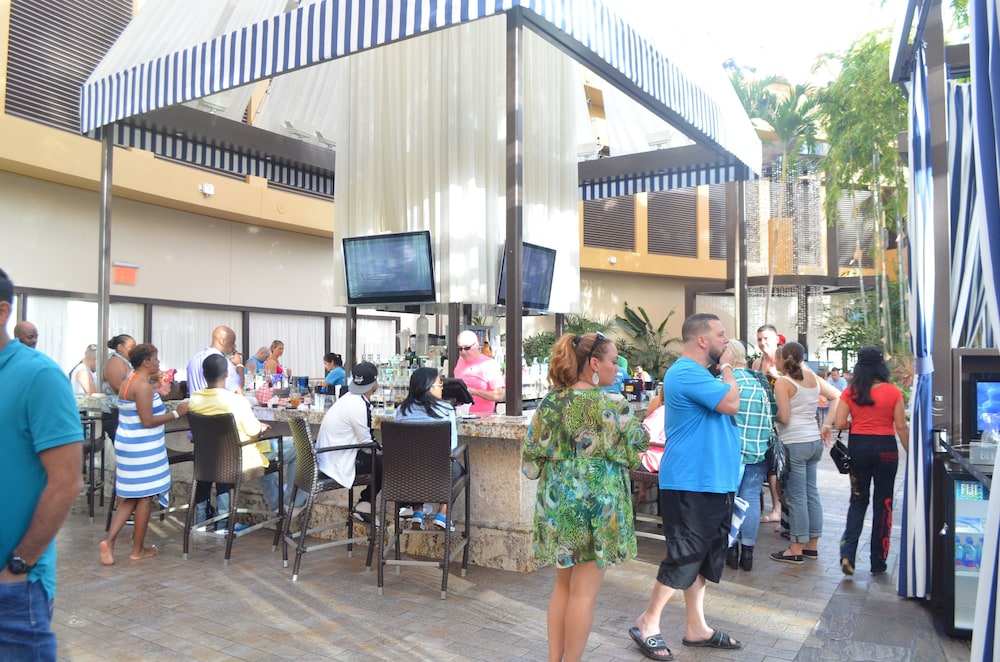 Poolside Bar