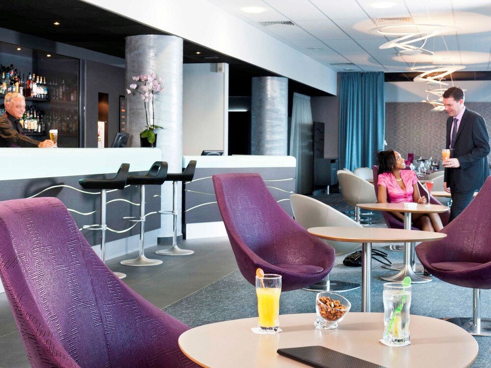 Hotel Bar