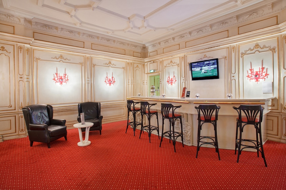 Hotel Bar