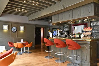 Hotel Lounge