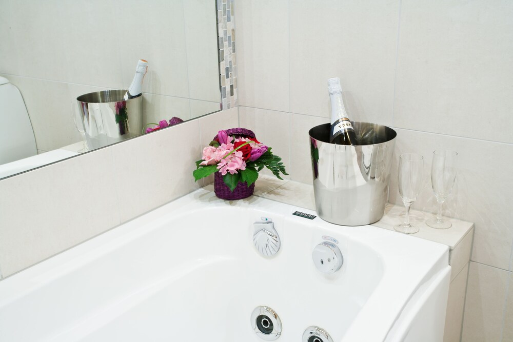Jetted Tub