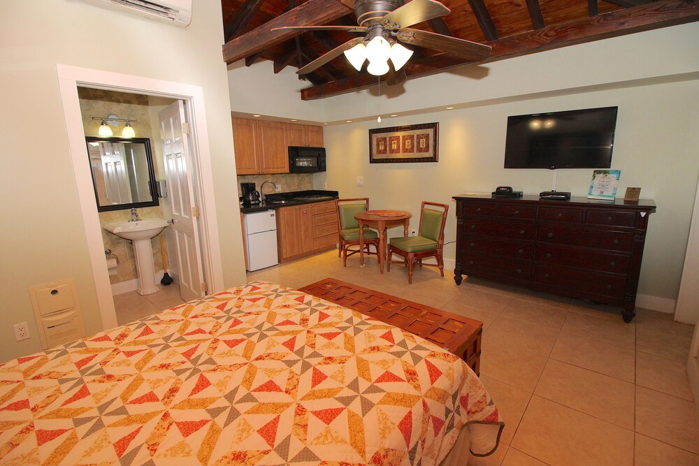 Premium Studio Condo - Guestroom