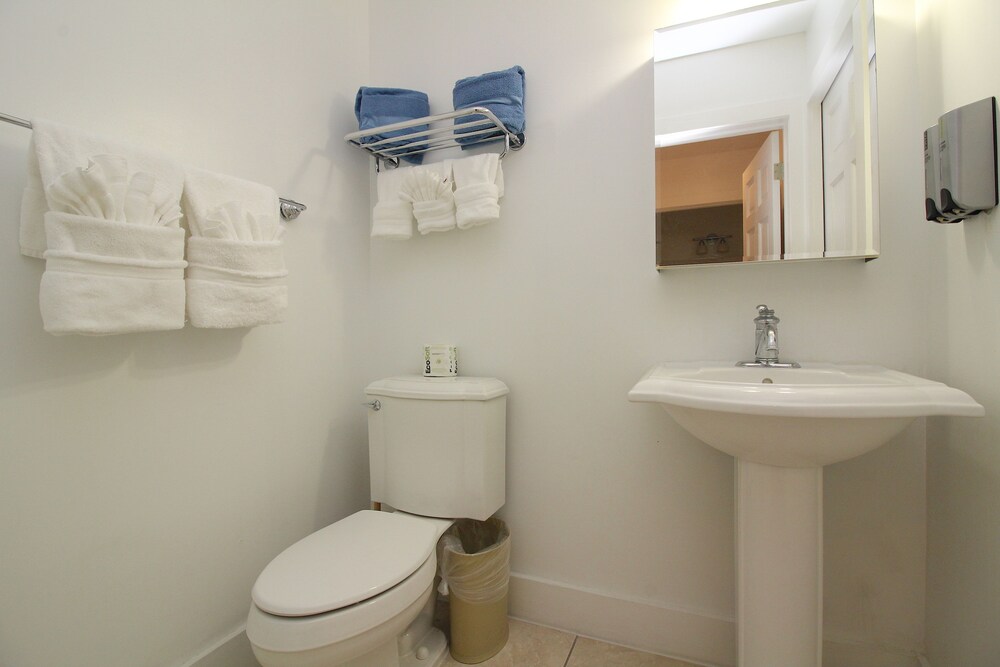 Premium Condo, 1 Bedroom - Bathroom