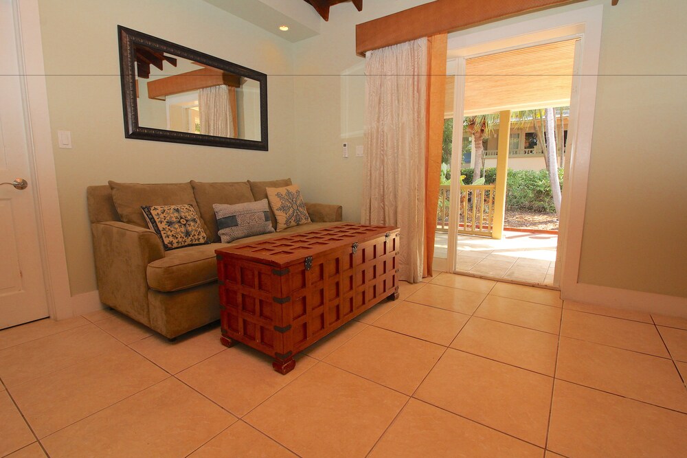 Premium Condo, 1 Bedroom - Living Area
