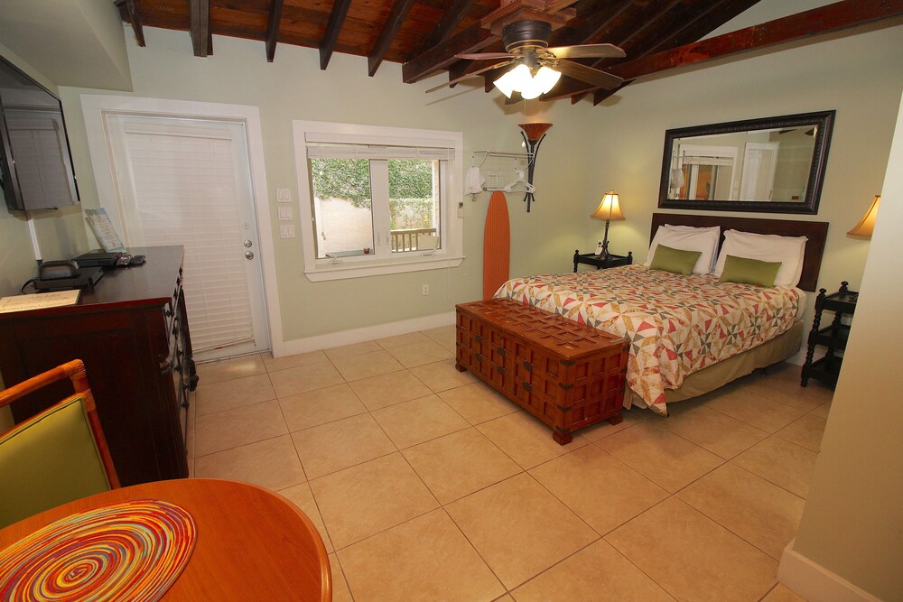Premium Studio Condo - Guestroom