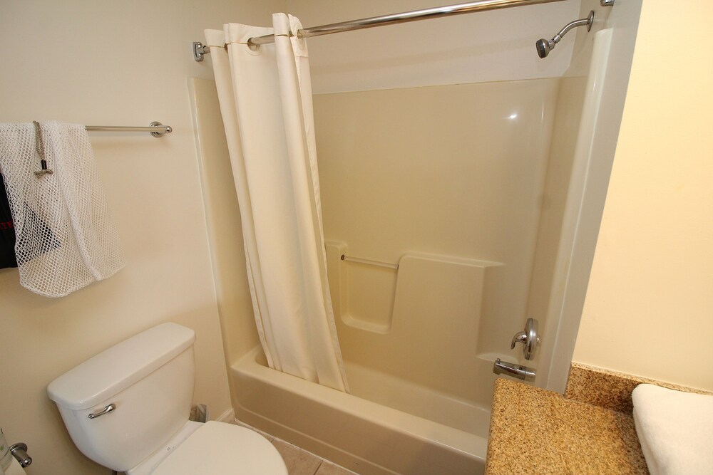Premium Condo, 2 Bedrooms - Bathroom