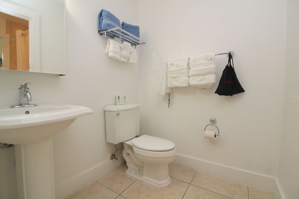 Premium Condo, 1 Bedroom - Bathroom