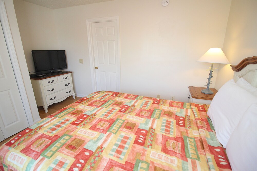 Premium Condo, 2 Bedrooms - Guestroom