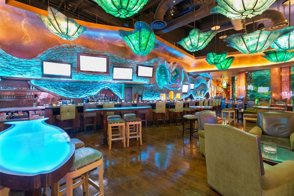 Hotel Lounge