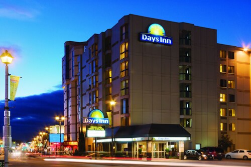 Days Inn by Wyndham Niagara Falls Near The Falls
