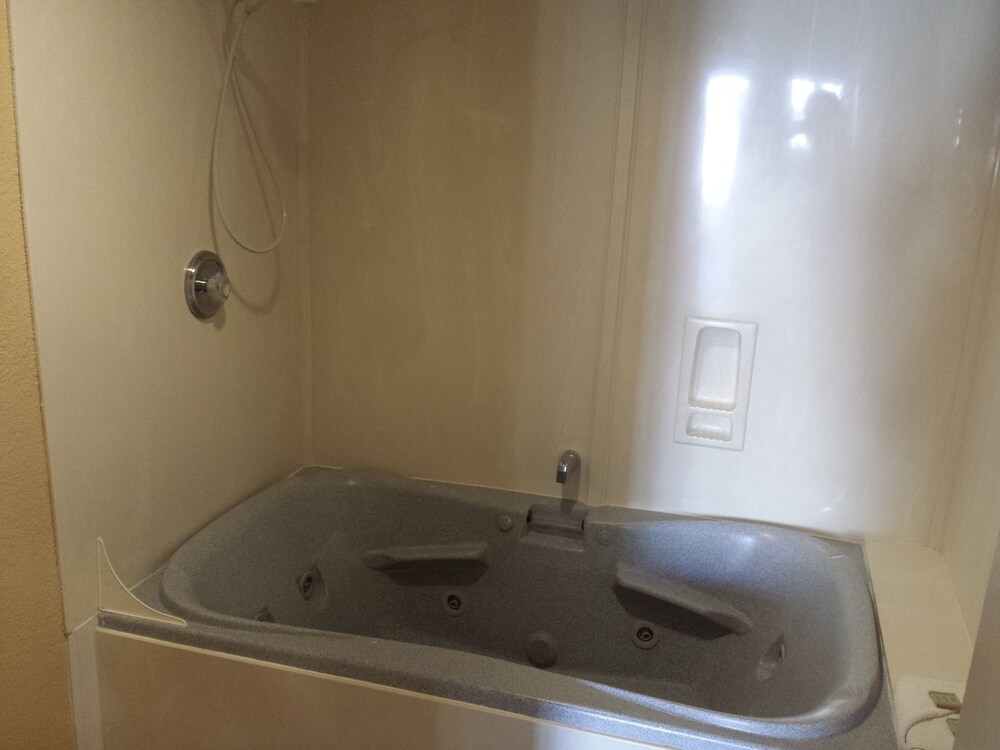 Jetted Tub