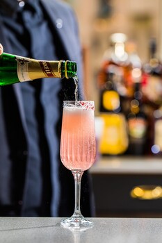 Hotel Bar